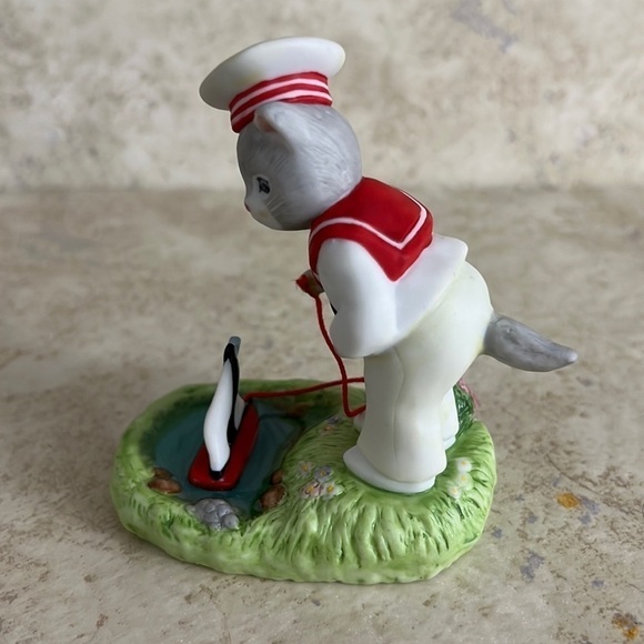 Vintage Kitty Cucumber Schmid Figurine Albert with Sailboat 1992 - Picture 2 of 6